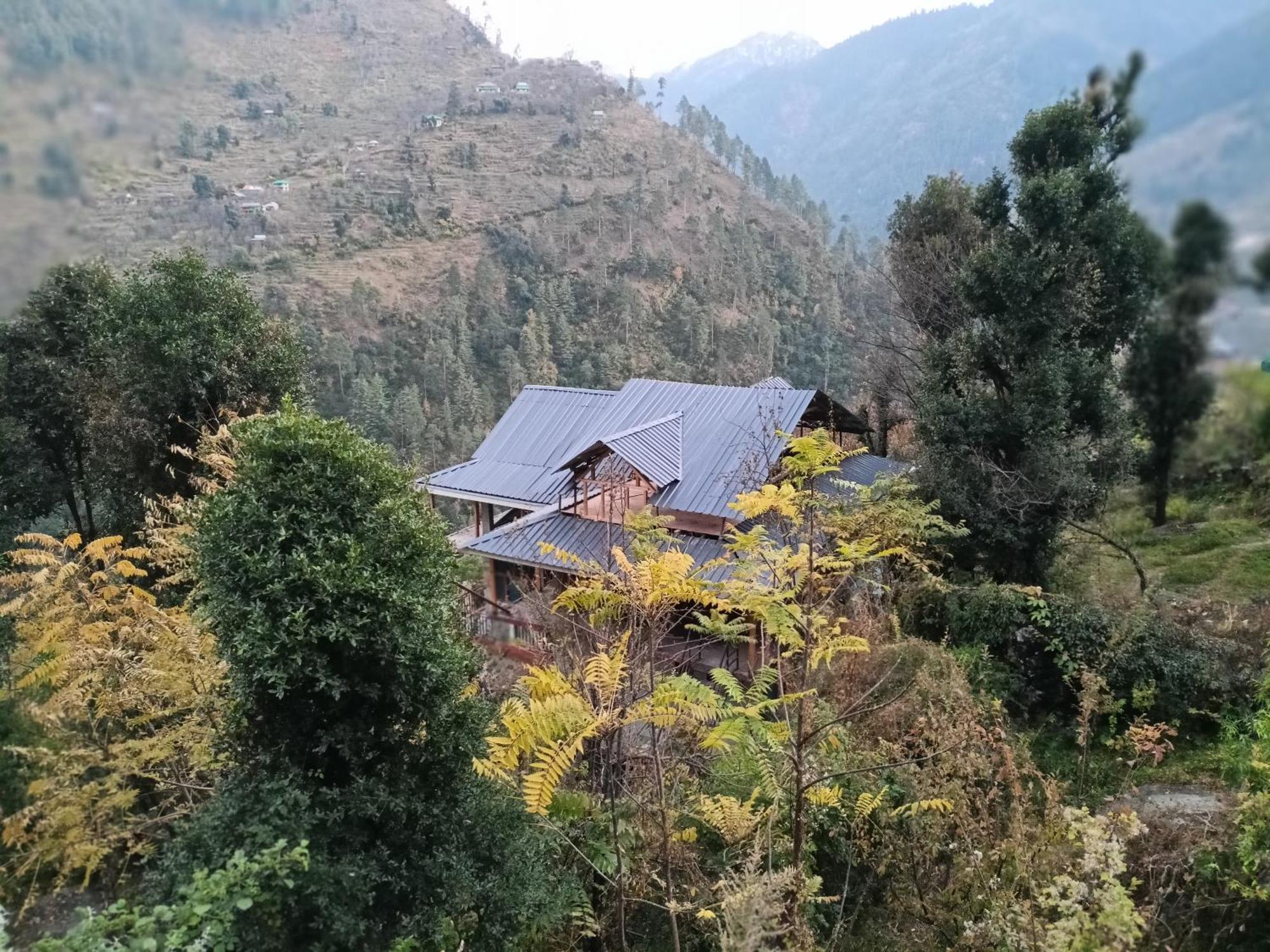 Tirthan Hilltop Home Stay Banjār Eksteriør bilde