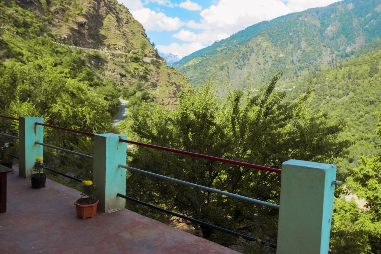 Tirthan Hilltop Home Stay Banjār Eksteriør bilde