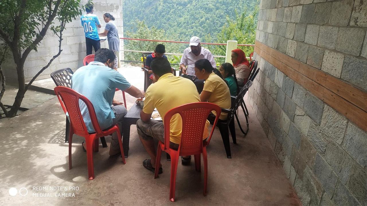 Tirthan Hilltop Home Stay Banjār Eksteriør bilde