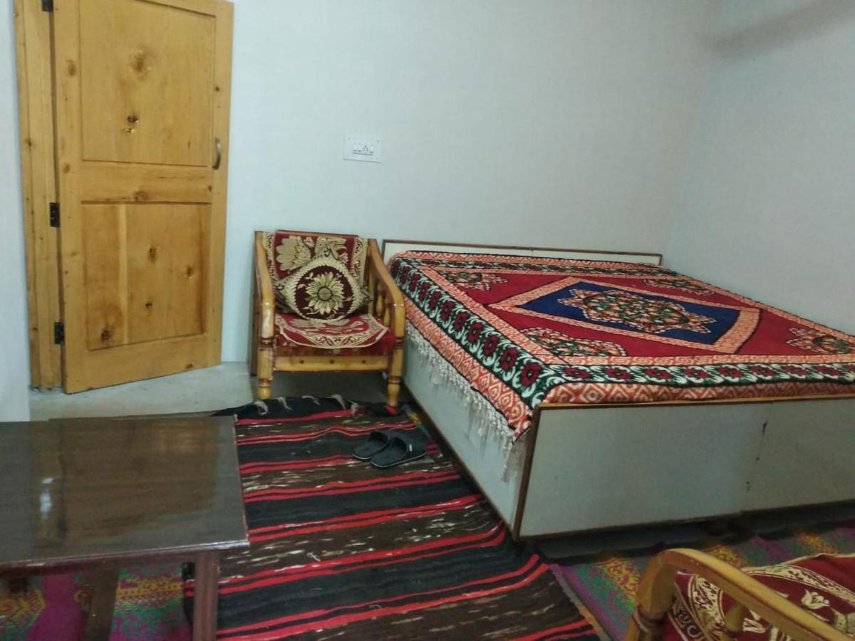 Tirthan Hilltop Home Stay Banjār Eksteriør bilde